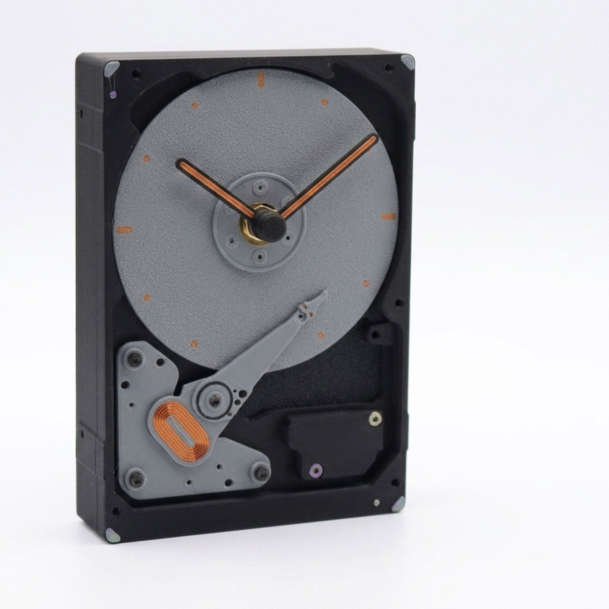 3D-Printed Retro Tech Hard Drive Desk Clock